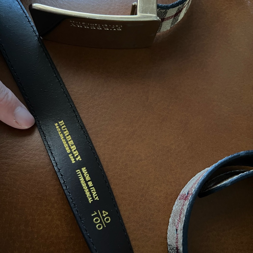 🦁BURBERRY🦁 - Picture 2 of 3